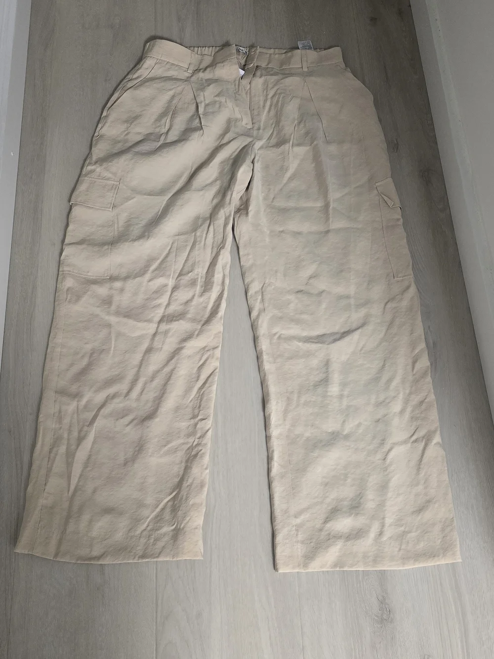 Abercrombie & Fitch Light Beige Cargo Pants